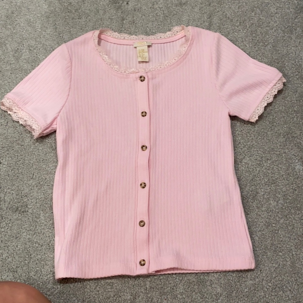 Girls tee with lace
